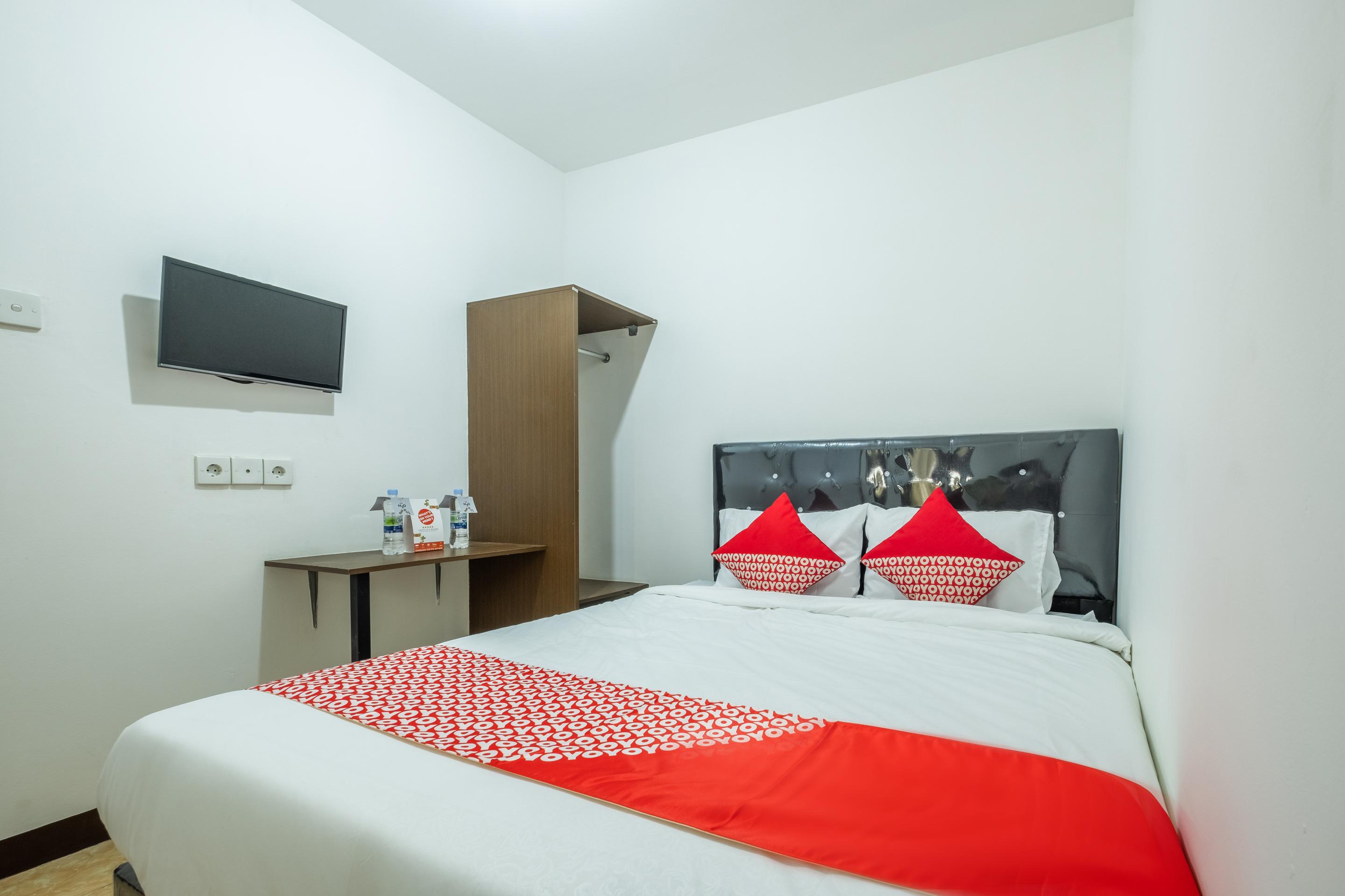 Oyo 1460 Anyelir Residence Cirebon Exteriör bild