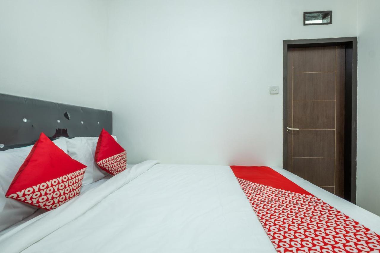 Oyo 1460 Anyelir Residence Cirebon Exteriör bild